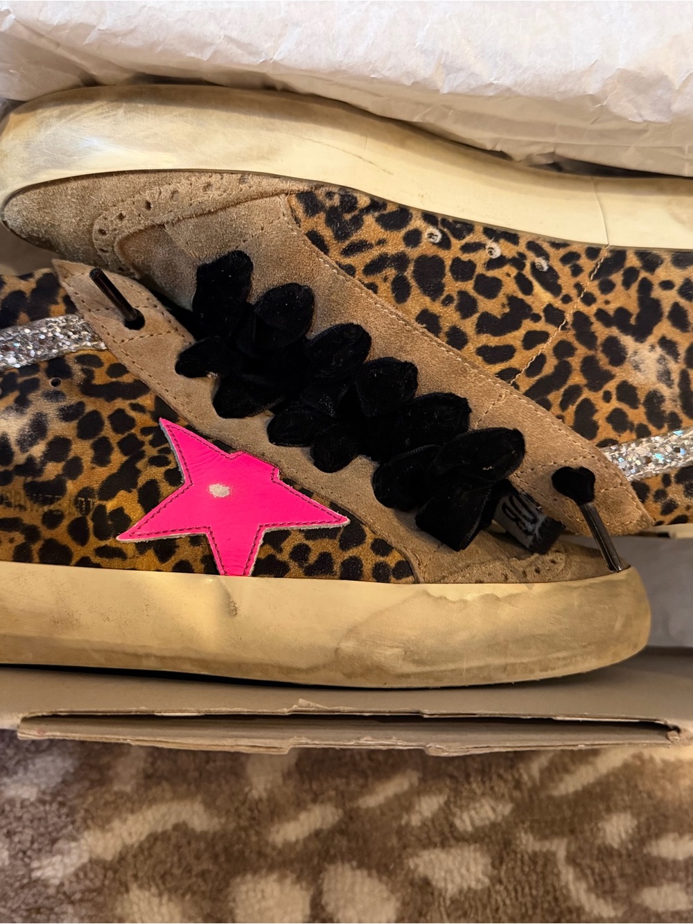 Golden Goose Women’s Mid-Star Suede High-Top Sneakers in Taupe with Pink Star - Picture 6 of 7
